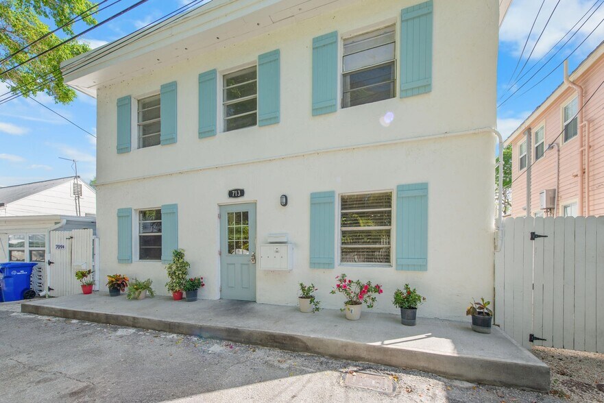 Primary Photo Of 709 Whitmarsh Ln, Key West Apartments For Sale