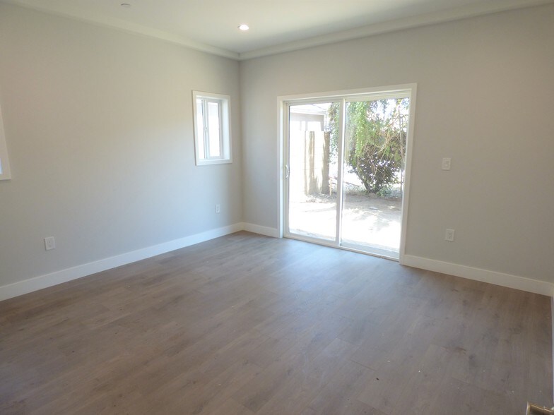 More Photos Of 1256 N Hobart Blvd, Los Angeles Apartments For Sale