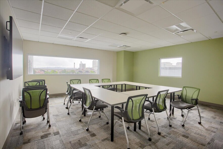 More Photos Of 1000 N Cameron St, Harrisburg Flex For Lease