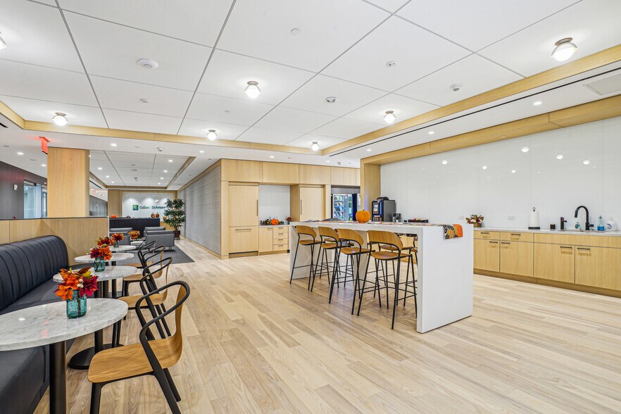 More Photos Of 333 Earle Ovington Blvd, Uniondale Office For Sale