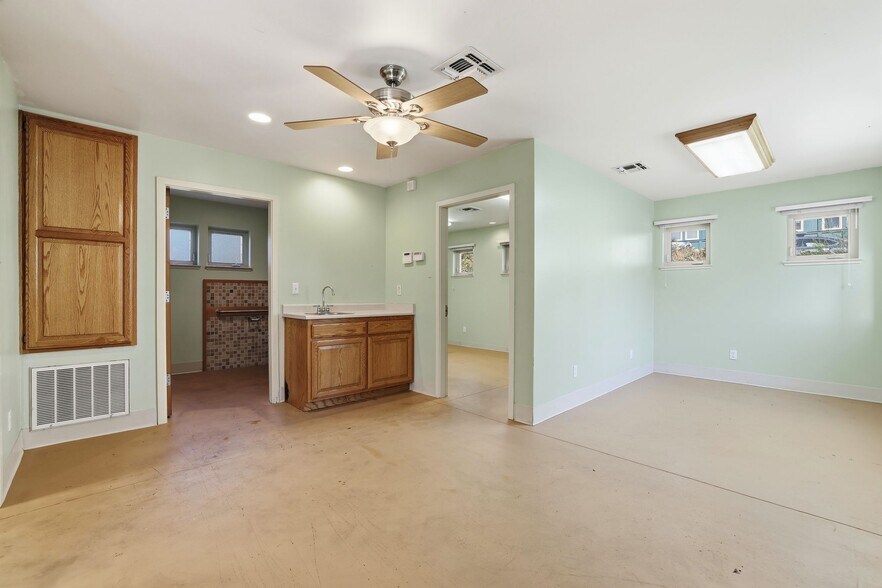 More Photos Of 1005 Fowler Way, Placerville Medical For Sale