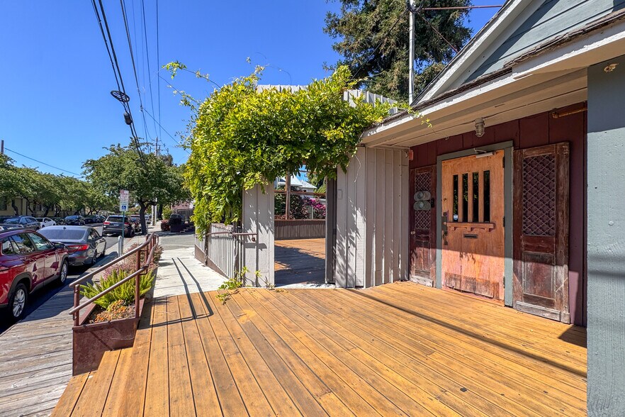 More Photos Of 5862-5872 Doyle St, Emeryville Restaurant For Sale