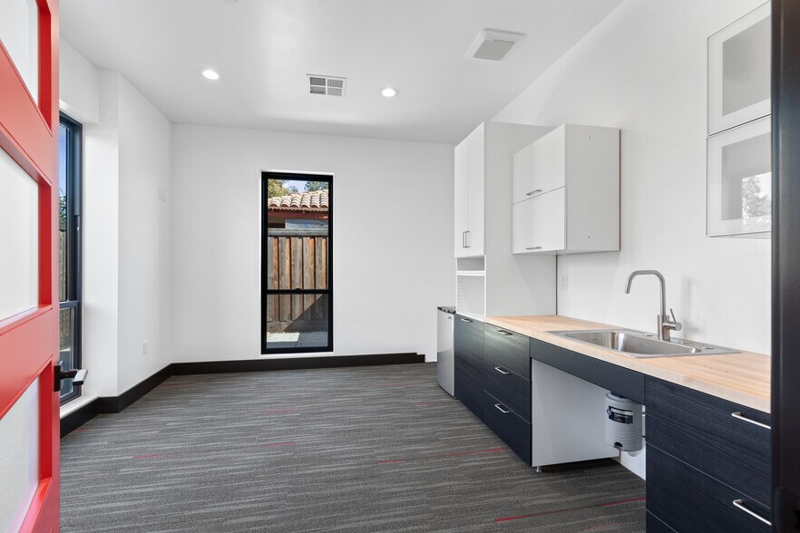 More Photos Of 5713 Marconi Ave, Carmichael Office For Lease