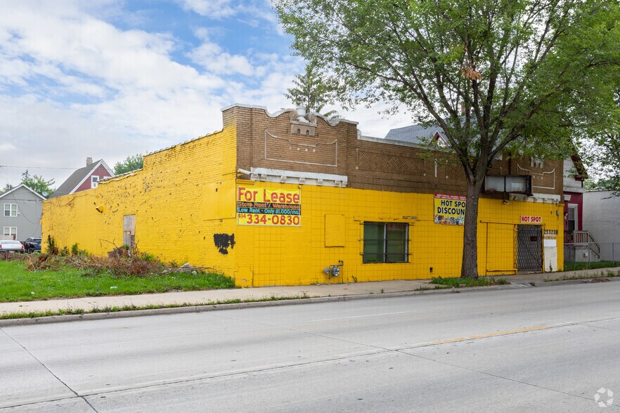 Primary Photo Of 2532-2538 W Fond Du Lac ave, Milwaukee Warehouse For Lease