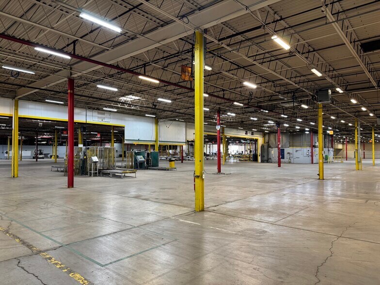 More Photos Of 800 Baker Rd, Dexter Warehouse For Lease