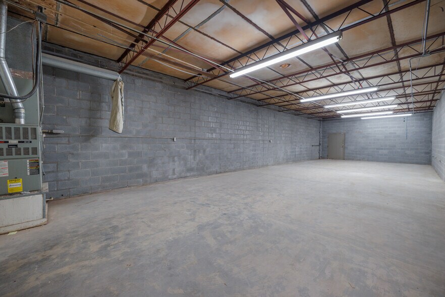 More Photos Of 623-627 Pine St, Abilene Storefront For Sale