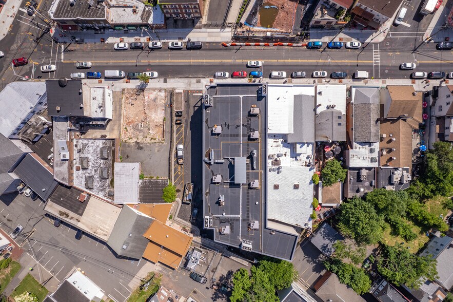 More Photos Of 37 Easton Ave, New Brunswick Coworking Space