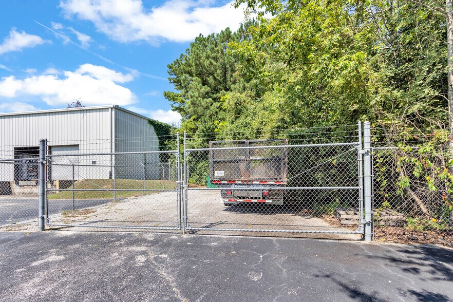 More Photos Of 1703 Marvin Griffin Rd, Augusta Light Distribution For Lease