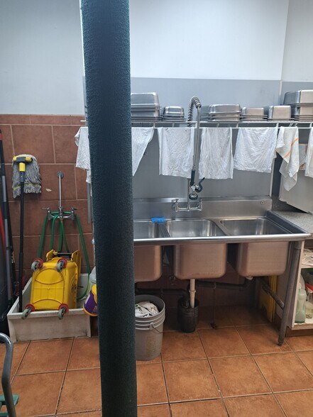 More Photos Of 380 George St, New Brunswick Storefront Retail Residential For Lease