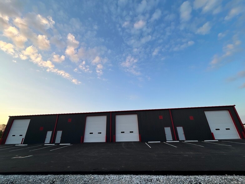 More Photos Of 4402 Weaver Ct N, Hilliard Unknown For Lease