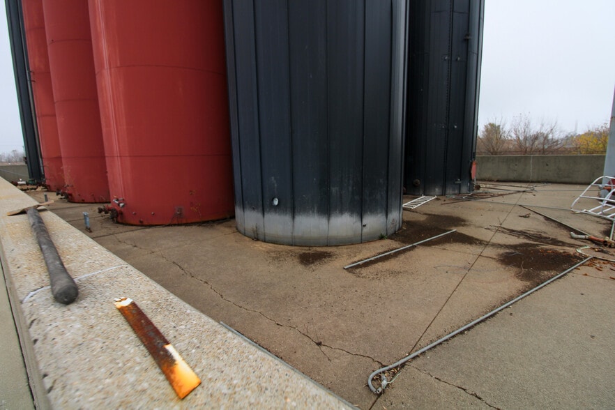 More Photos Of 7350 IL-111, South Roxana Specialty For Sale