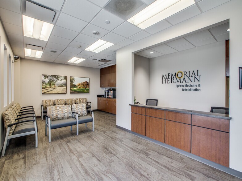 More Photos Of 19711 Stuebner Airline Rd, Spring Medical For Lease