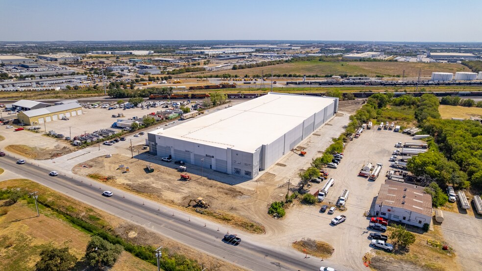 More Photos Of 5260 Blue Mound Rd, Fort Worth Industrial For Lease