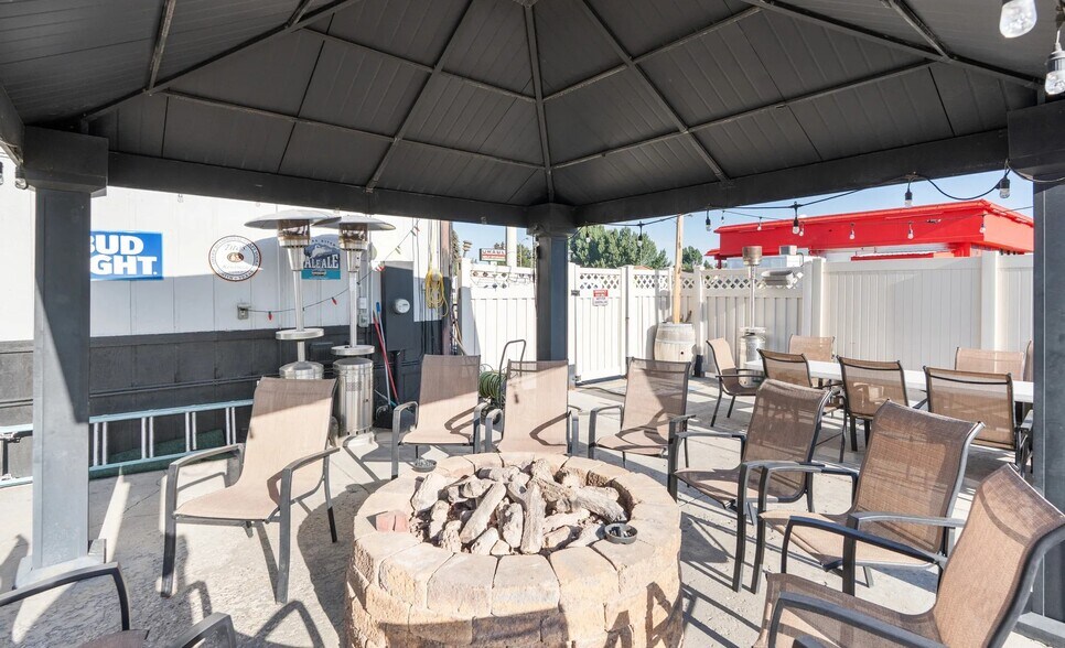 More Photos Of 1505 W Broadway St, Idaho Falls Restaurant For Sale