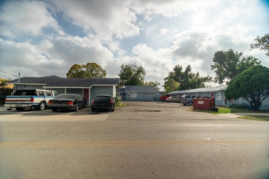 Primary Photo Of 13928 Bandera St, Houston Apartments For Sale