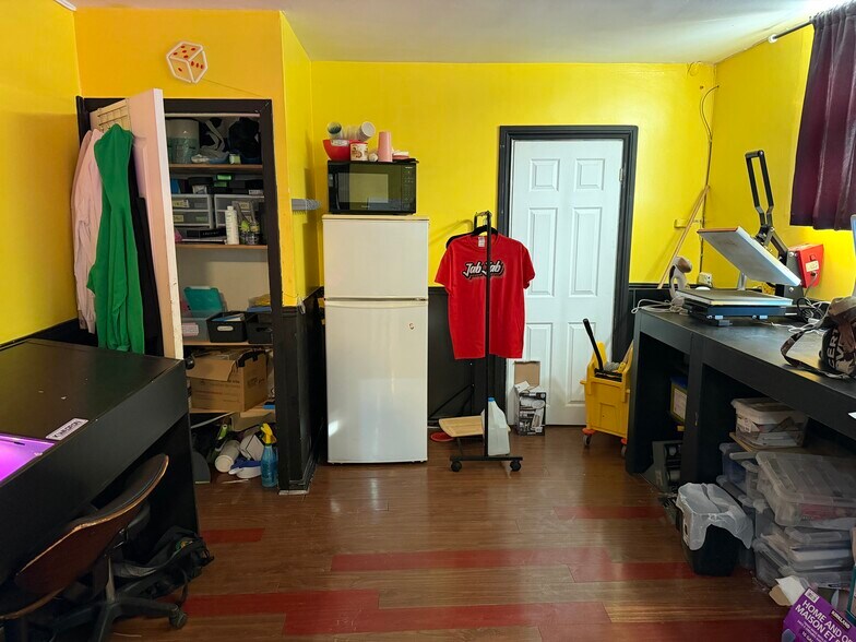 More Photos Of 783-793 Lawrence Ave W, Toronto Storefront Retail Office For Lease