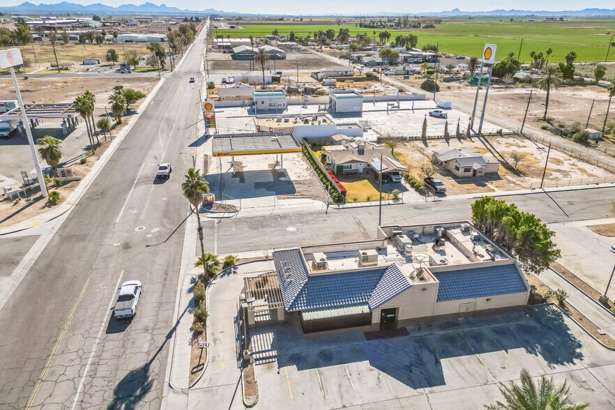 More Photos Of 379 S Lovekin Blvd, Blythe Fast Food For Lease