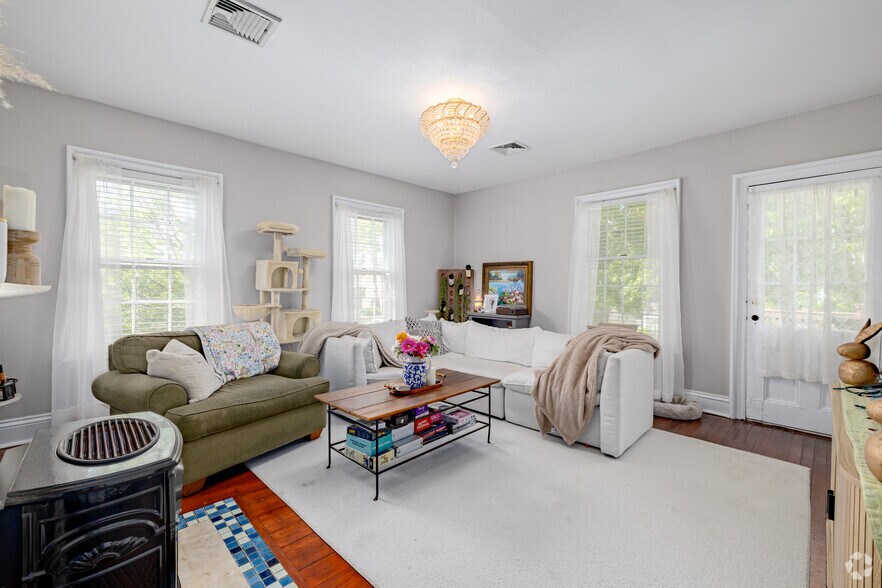 More Photos Of 2 Perry St, Morristown Office Residential For Sale