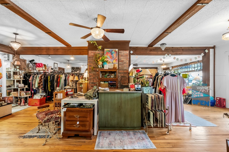 More Photos Of 2232-2242 Carter Ave, Saint Paul Unknown For Lease