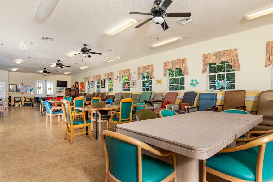 More Photos Of 422 Martin Rd SE, Palm Bay Daycare Center For Sale