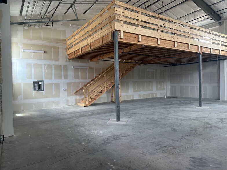 More Photos Of 1009 RM-620, Lakeway Specialty For Sale