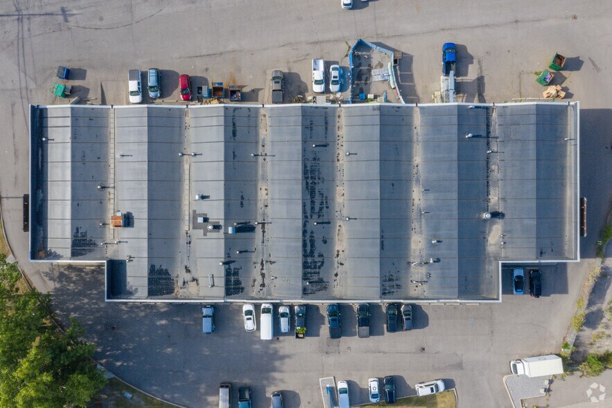 More Photos Of 451-463 42nd Ave SE, Calgary Warehouse For Lease