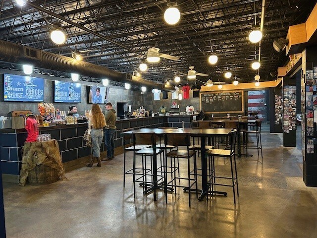 More Photos Of 211 W 24th St, Norfolk Warehouse For Lease