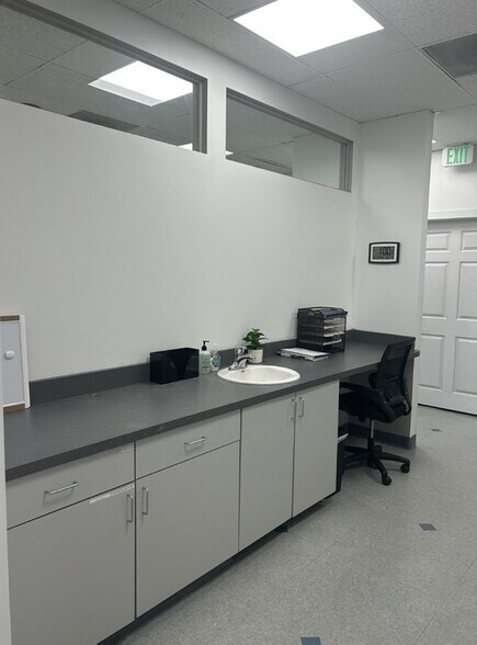 More Photos Of 469 S Cherry St, Denver Office For Sale