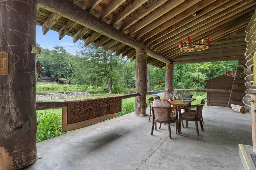 More Photos Of 746 Howe Rd, Lake Luzerne Hotel For Sale