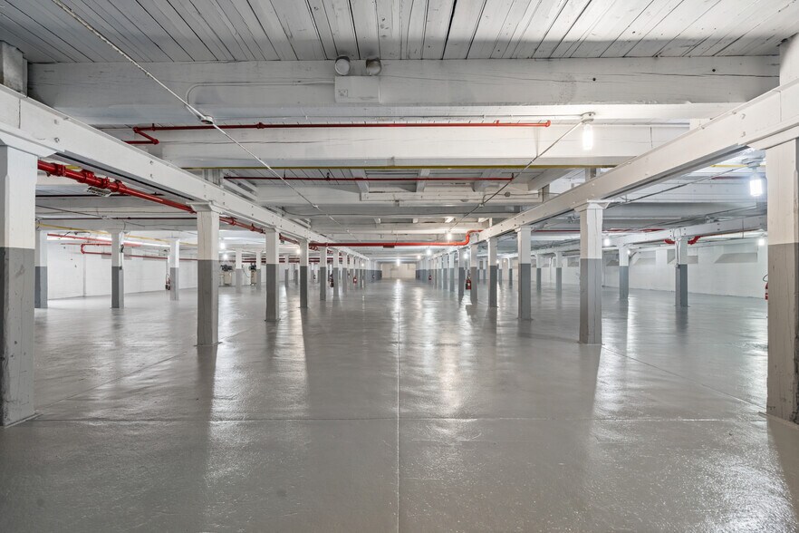 More Photos Of 56 Sterling St, Clinton Manufacturing For Lease