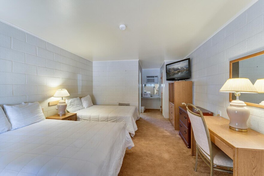 More Photos Of 485 S 100 W, Milford Hotel For Sale