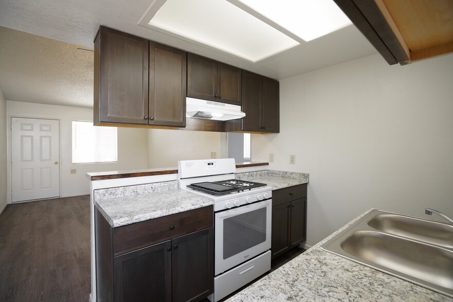 More Photos Of 13548 Caliente Dr, Desert Hot Springs Apartments For Sale