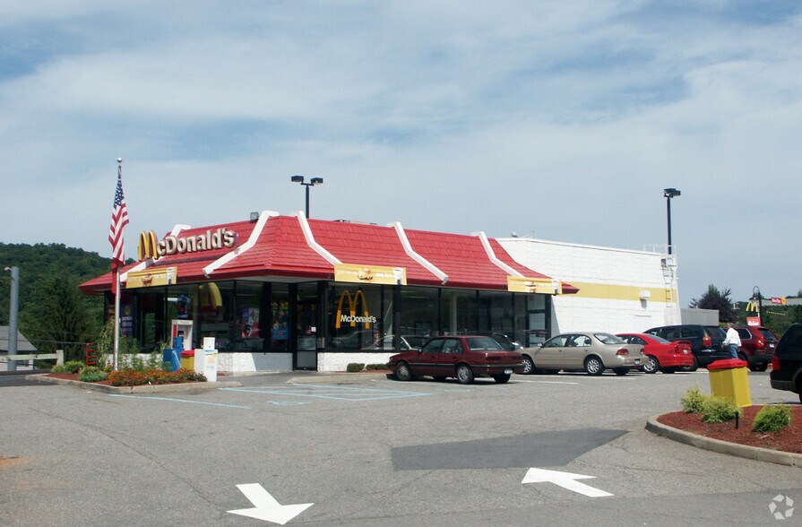 More Photos Of 1620 Route 22, Brewster Village Storefront For Lease