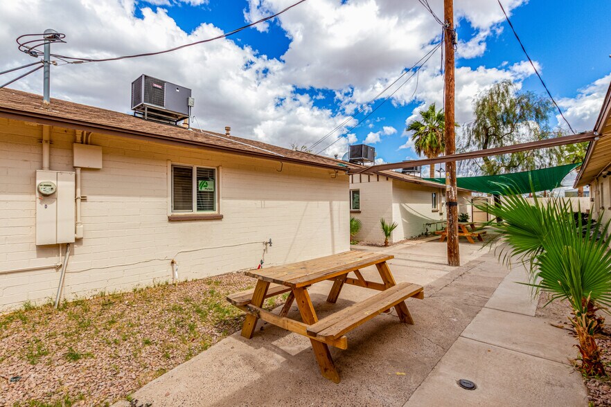 More Photos Of 6632 S 22nd St, Phoenix Assisted Living For Sale