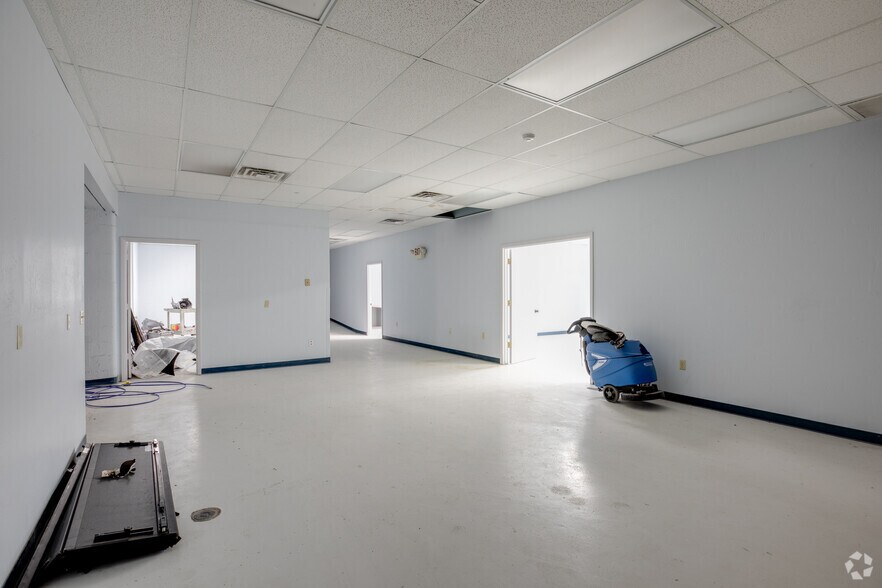 More Photos Of 9211 N 9th Ave, Phoenix Service For Sale