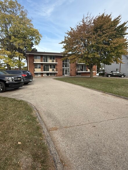 More Photos Of 408 N Liberty St, Belleville Apartments For Sale
