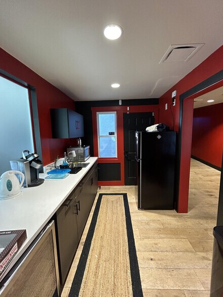 More Photos Of 2810 Azalea Pl, Nashville Office For Sale