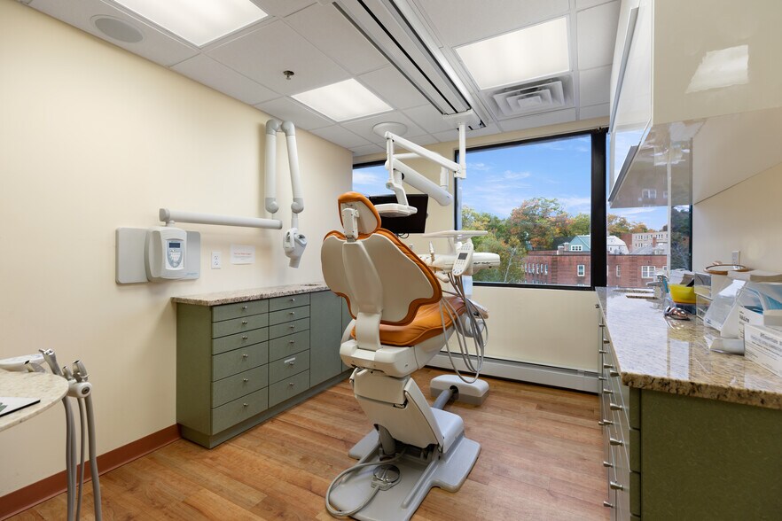 More Photos Of 1842 Beacon St, Brookline Medical For Sale