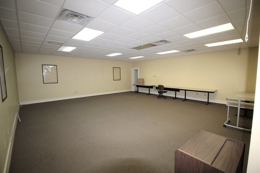 More Photos Of 950 3rd St, Natchitoches Office For Sale