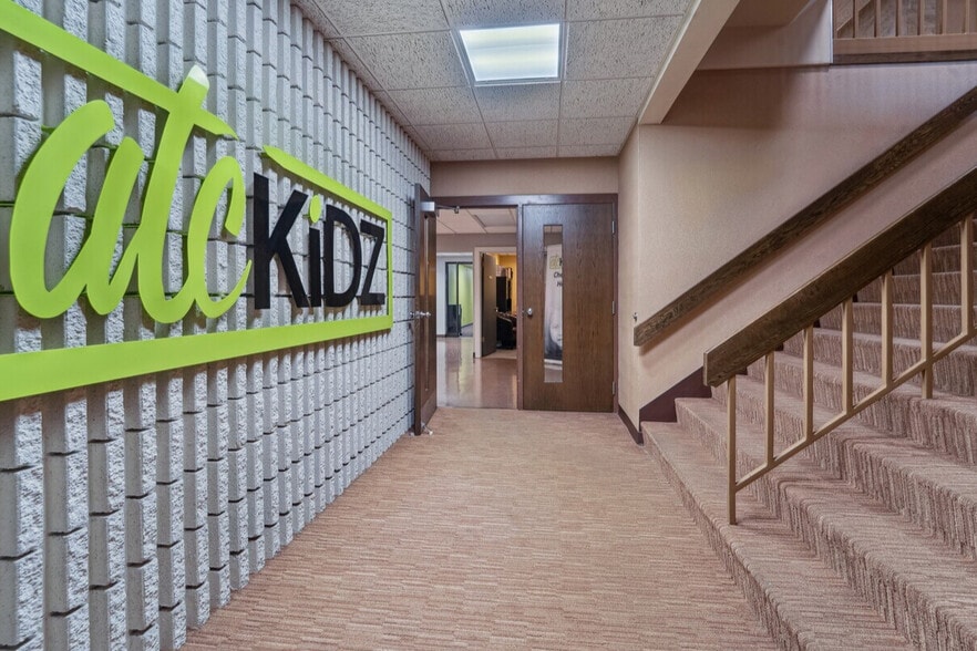 More Photos Of 2720 Kesting Ct, Appleton Religious Facility For Sale