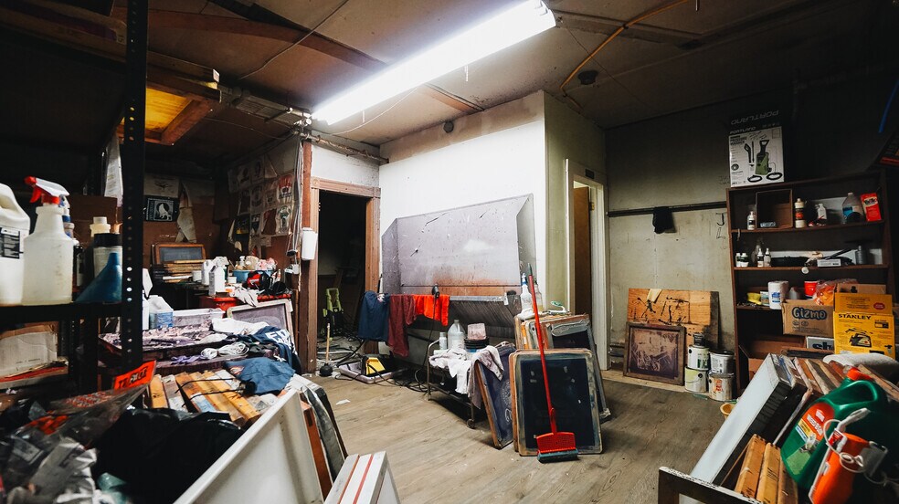 More Photos Of 1031 Price St, Scranton Flex For Sale