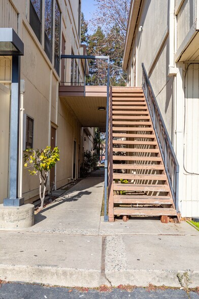 More Photos Of 2848 Arden Way, Sacramento Office For Lease
