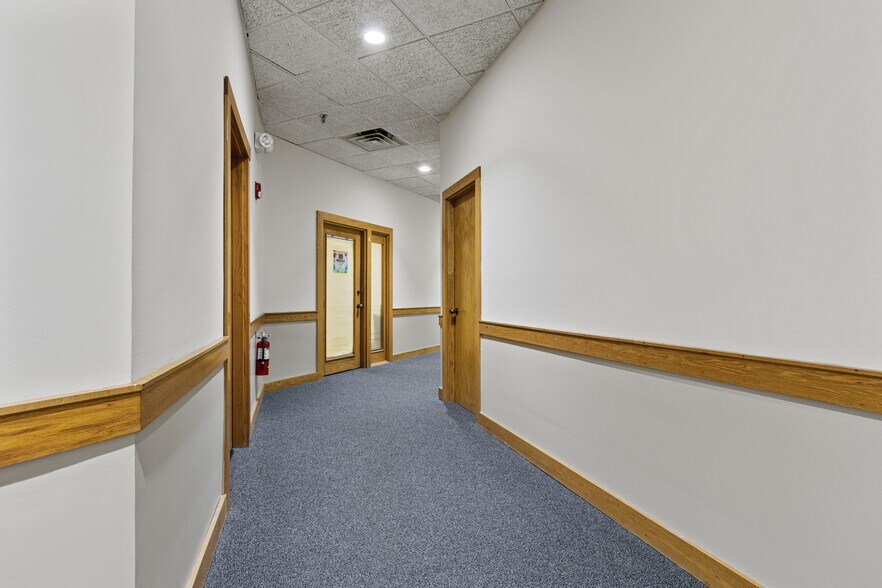 More Photos Of 2 Storer St, Kennebunk Office For Lease