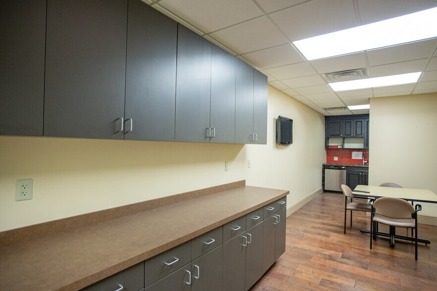 More Photos Of 221 S Knowles Ave, Winter Park Office For Lease