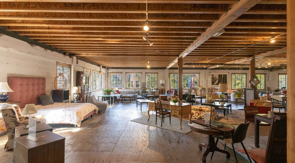 More Photos Of 593-599 Valencia St, San Francisco Storefront Retail Office For Sale