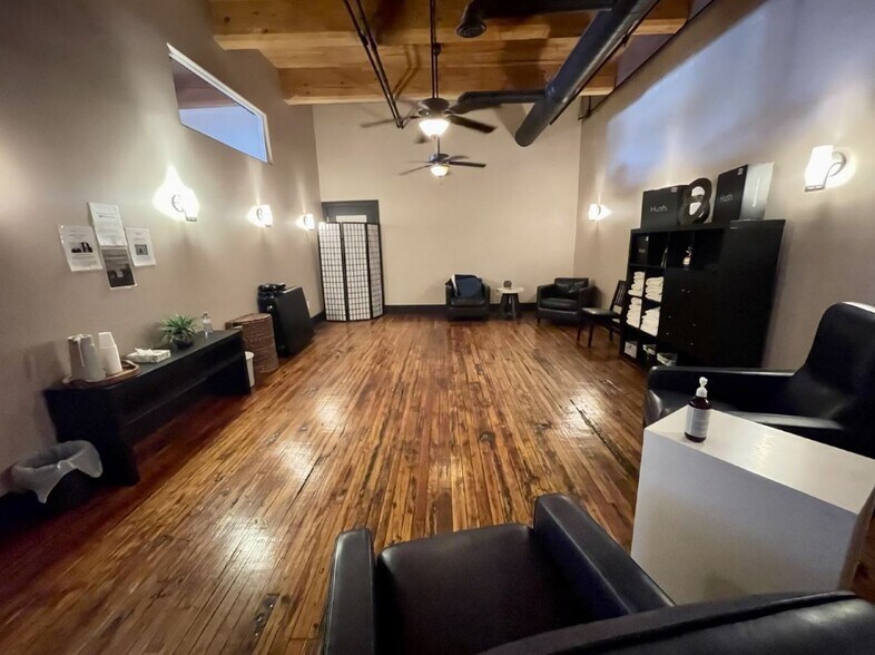More Photos Of 6 Cataraqui St, Kingston Office For Lease