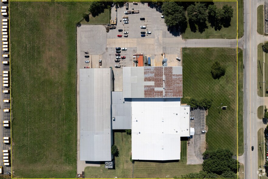 More Photos Of 2810 S West St, Wichita Manufacturing For Sale