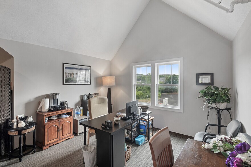 More Photos Of 1701-1713 Southcross Dr W, Burnsville Loft Creative Space For Sale
