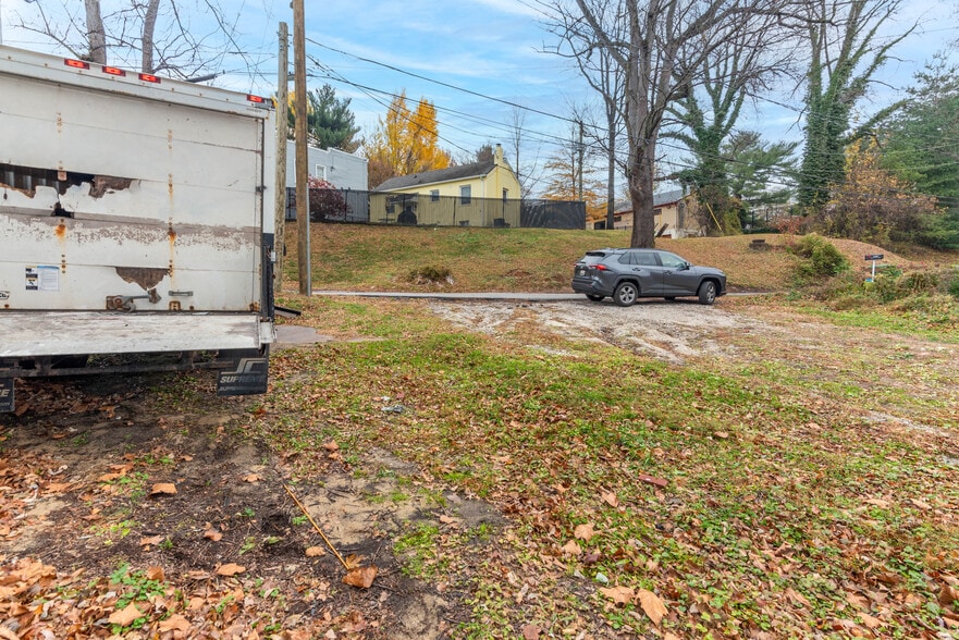 More Photos Of 1401 Clipper Heights, Baltimore Warehouse For Sale