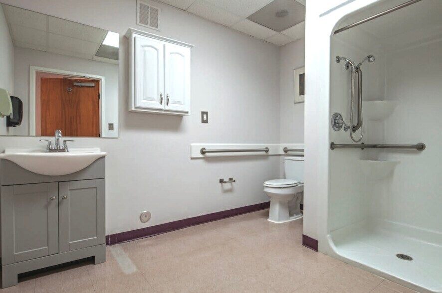 More Photos Of 100 Timberhill Pl, Chapel Hill Medical For Lease